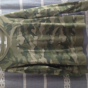Old Navy camouflage crewneck